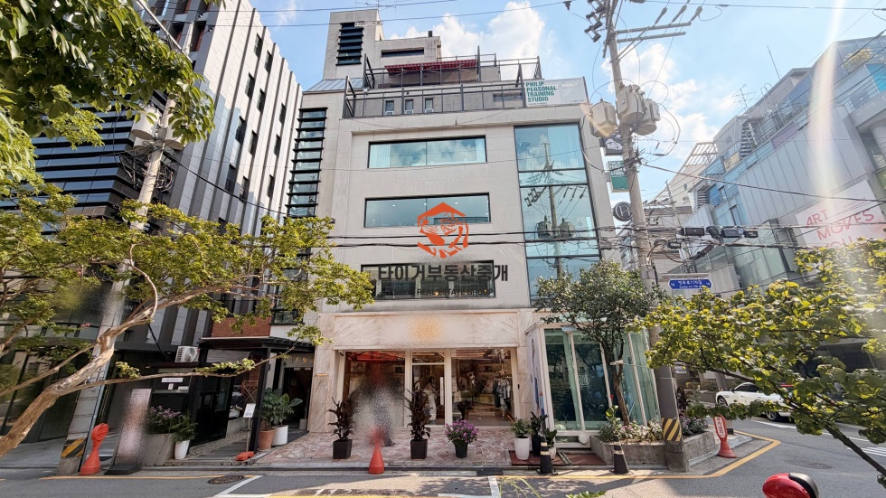 인테리어사무실 압구정로데오역 도산공원 상권 고급 신사동 건물 사무실 임대