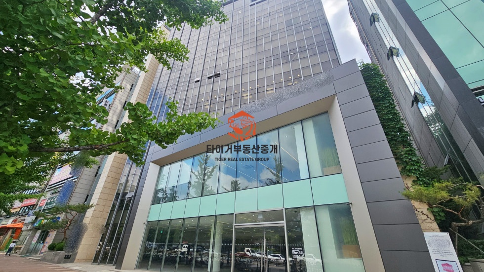 현 치과병원 무상 인수인계, 경찰병원역 출구 앞